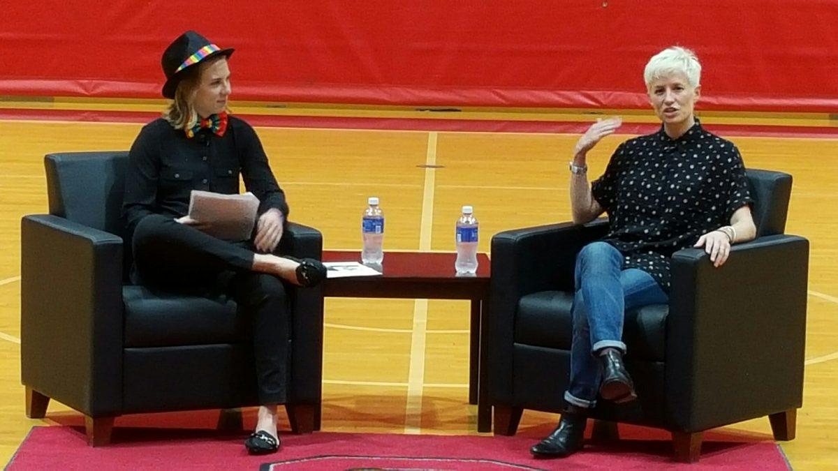 Megan Rapinoe, a member of the U.S. women’s national soccer team, spoke about her experiences as an LGBT athlete on March 10 at Cornell University. 