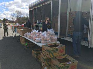 Amanda Lippincott volunteers for the Mobile Food Bank.