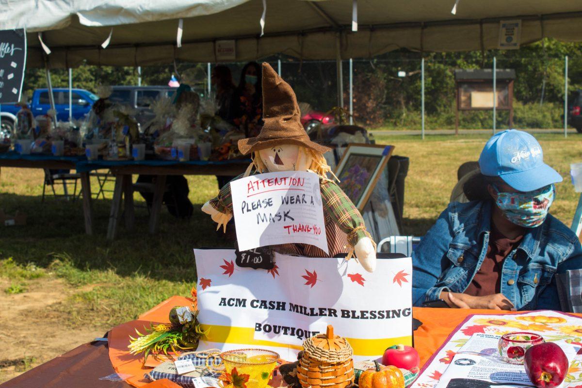 A scarecrow making sure that everyone is wearing their masks at the farm’s line dance event on Oct. 4. (Hannah Fitzpatrick/Ithaca Week)